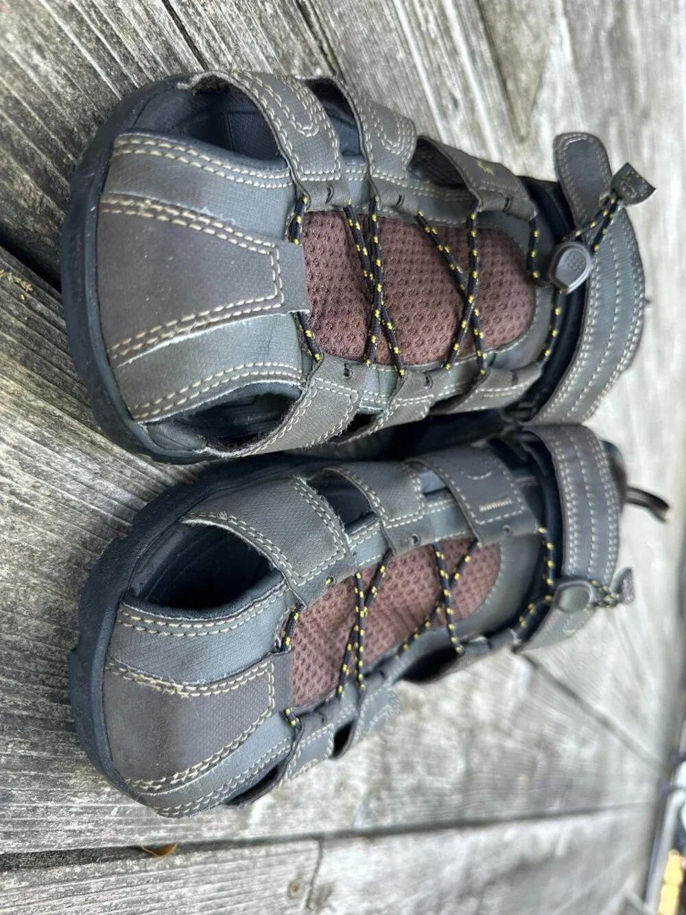 Teva Men's Forebay Water Sandals Size 10 Fisherman Hiking Shoe Gray and Brown